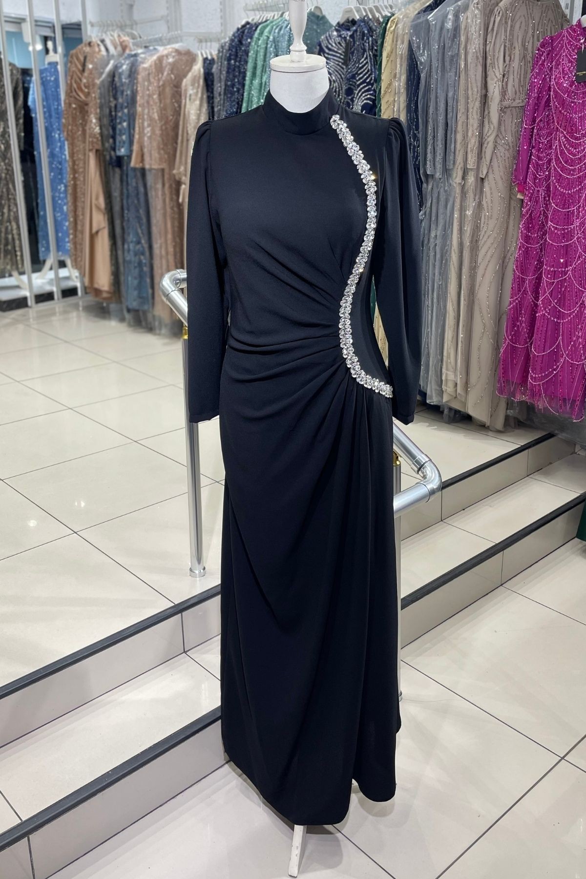 Drape Detaylı Taşlı Abiye 