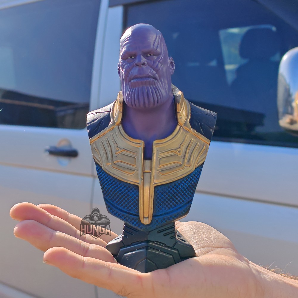 Thanos Büstü