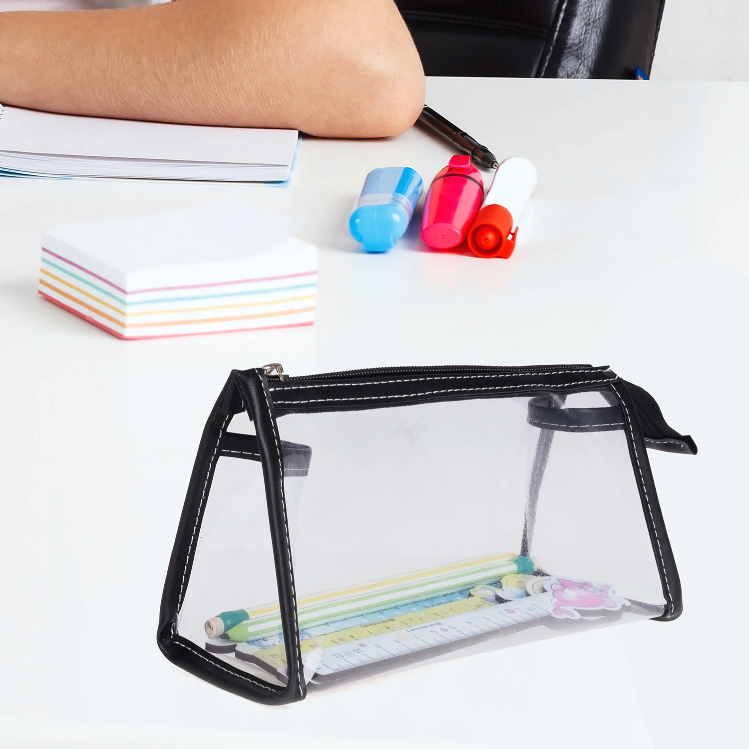 VUKİ - ÜÇGEN DERİ+PVC ÇANTA K. KUTU (SİYAH)-1/S