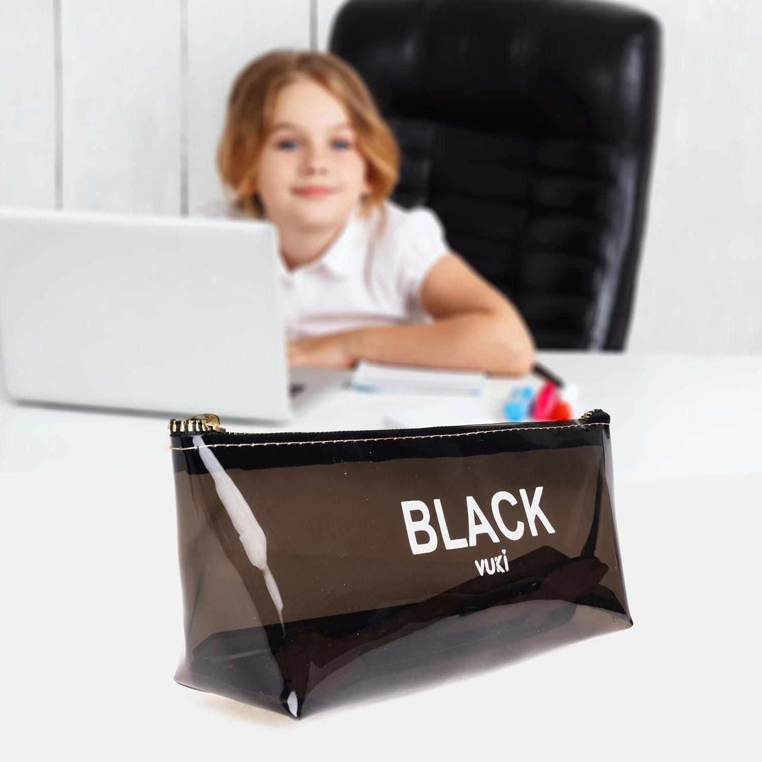 VUKİ - ÜÇGEN RENKLİ ŞEFFAF FERM. K. KUTU (SİYAH)-1