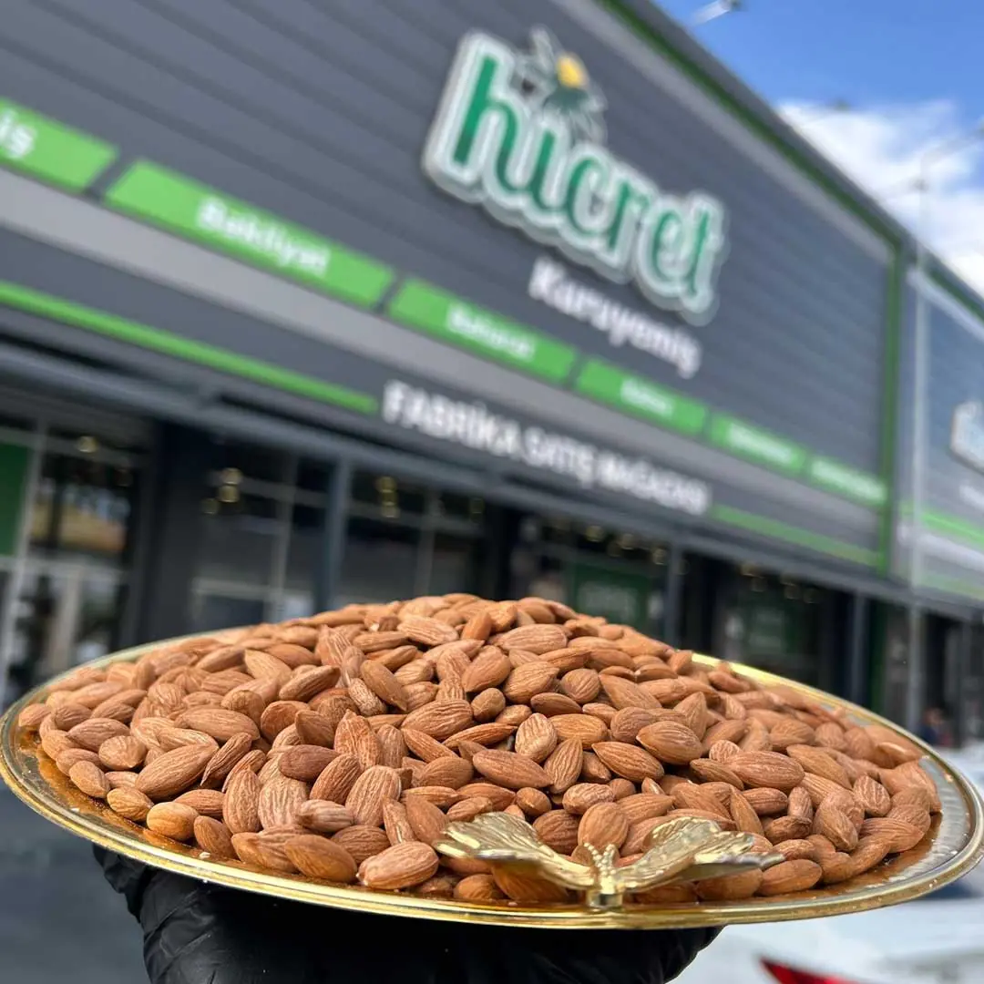 Kayısı Çekirdeği Çiğ