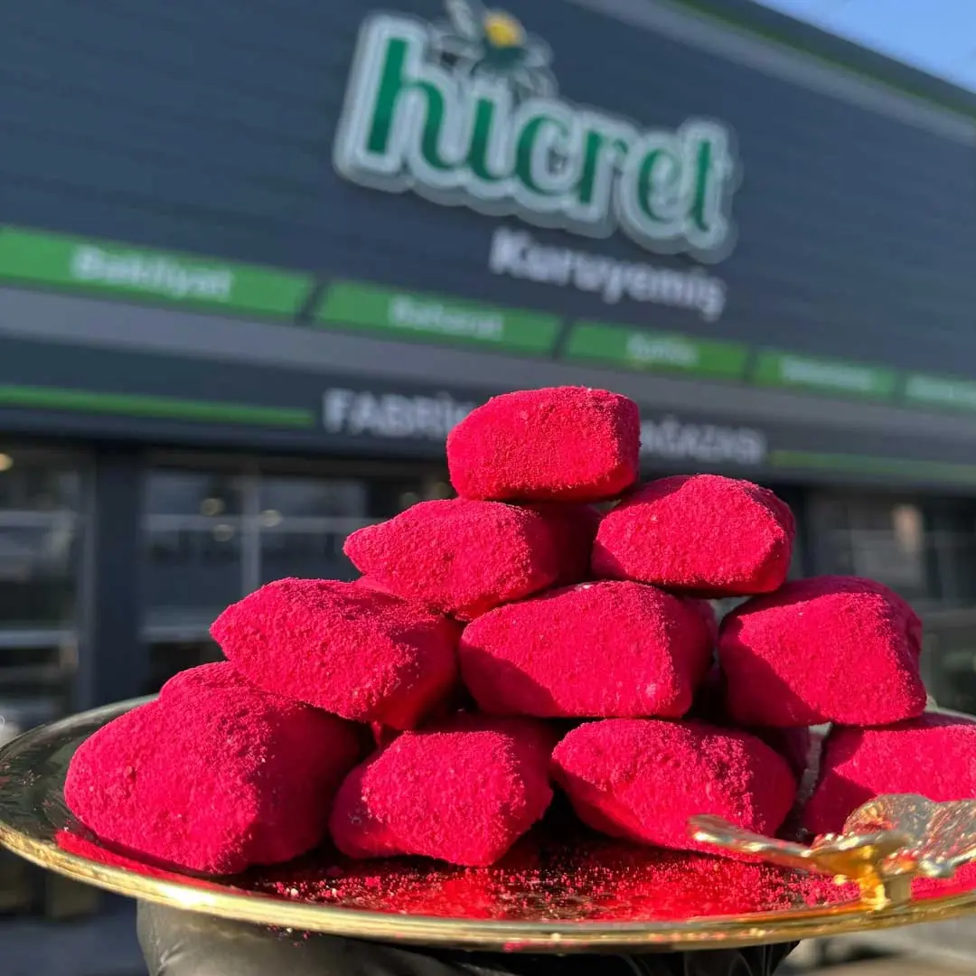 Kırmızı Kek Tozlu Çikolatalı Bohça