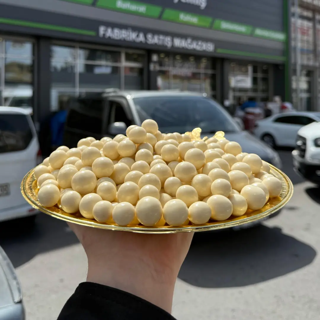 Çikolatalı Fındık Draje Fildişili