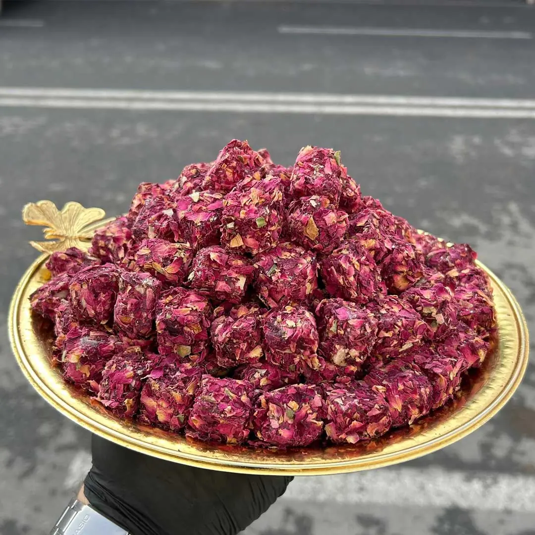 Gül Yapraklı Fındıklı Lokum
