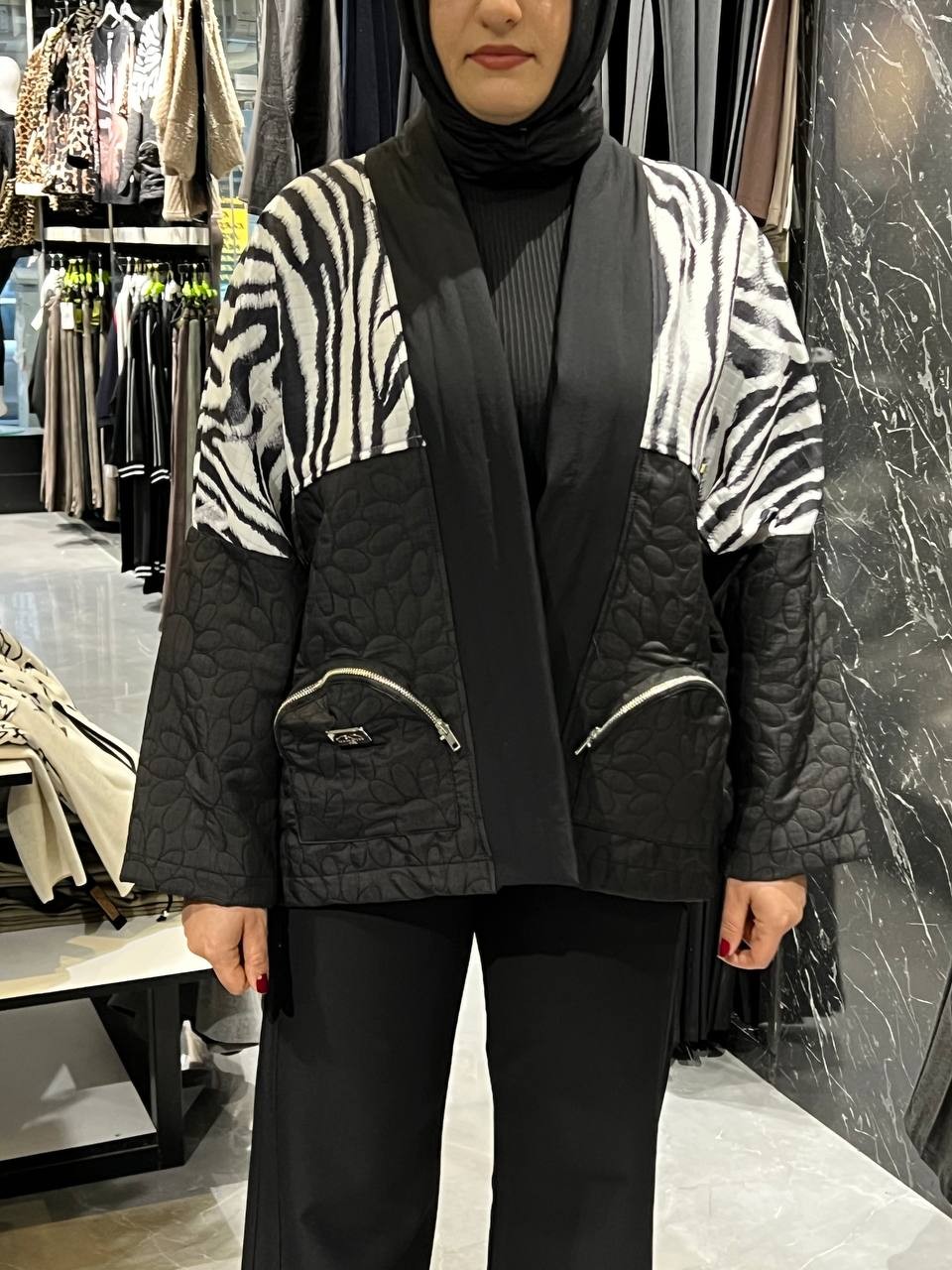 Zebra Desenli Çiçek Motifli Kadın Mont 4730