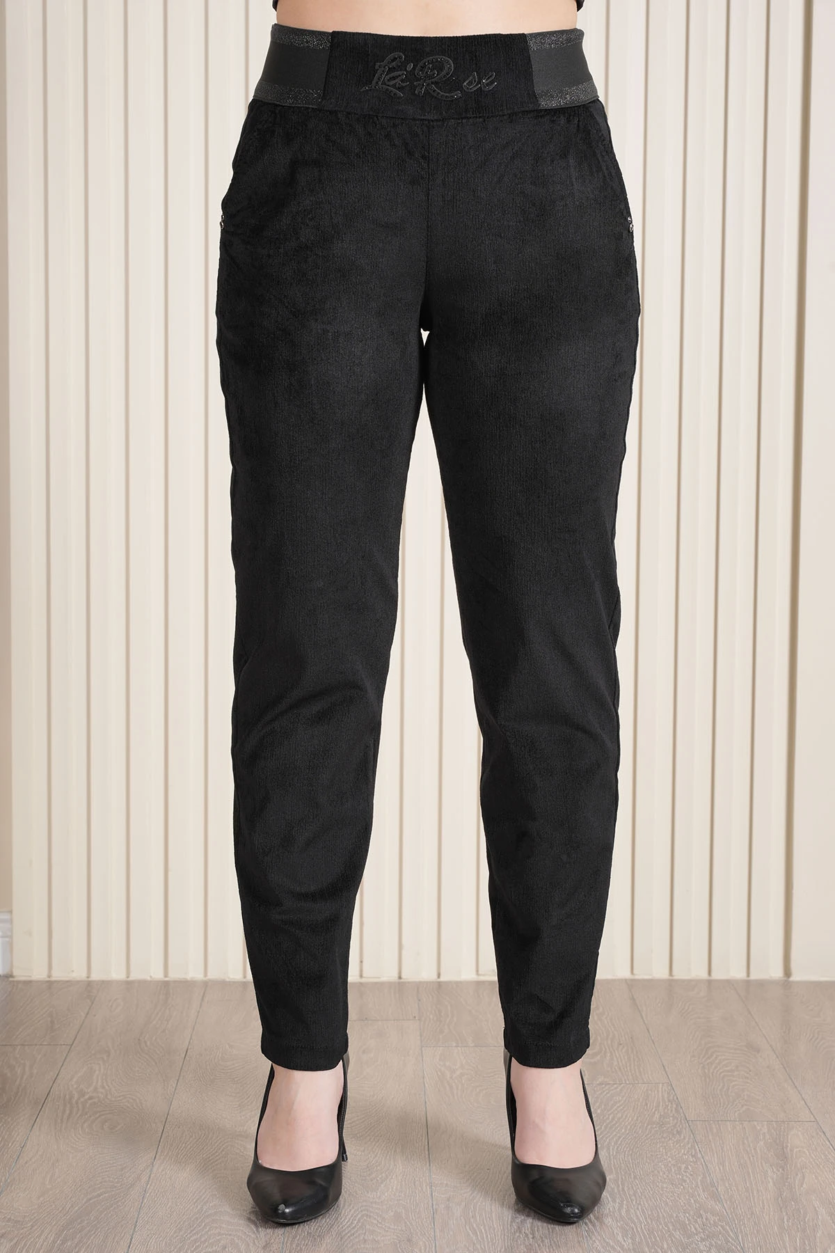 Kadın Bel Özel Tasarım Lastikli Tüylü Kadife Mom Pantolon 10680 - Siyah