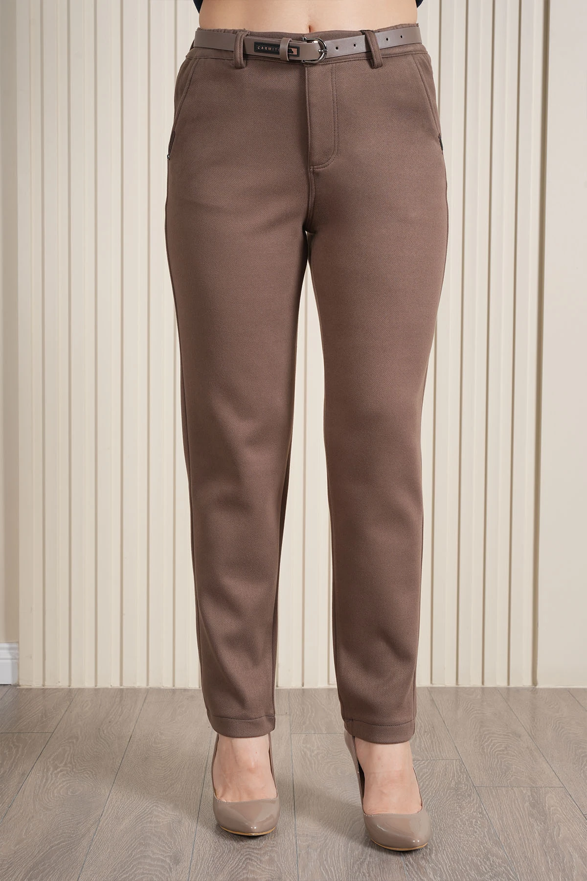 Kadın Özel Kemerli Süet Kadife Mom Pantolon 10679 - Sütlü Kahve