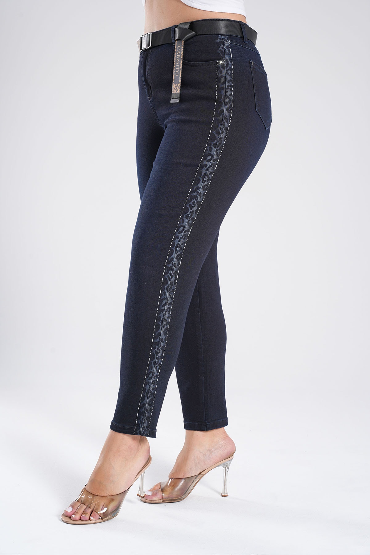 Kadın Yan Kup Leopar Taş Detaylı Jean Mom Pantolon 10599 - Blue Black