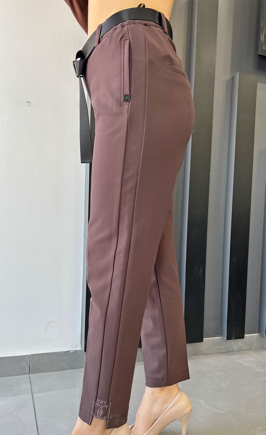 Likralı  İthal Örme  Paça Nakışlı  Mom Kadın Pantolon 10270