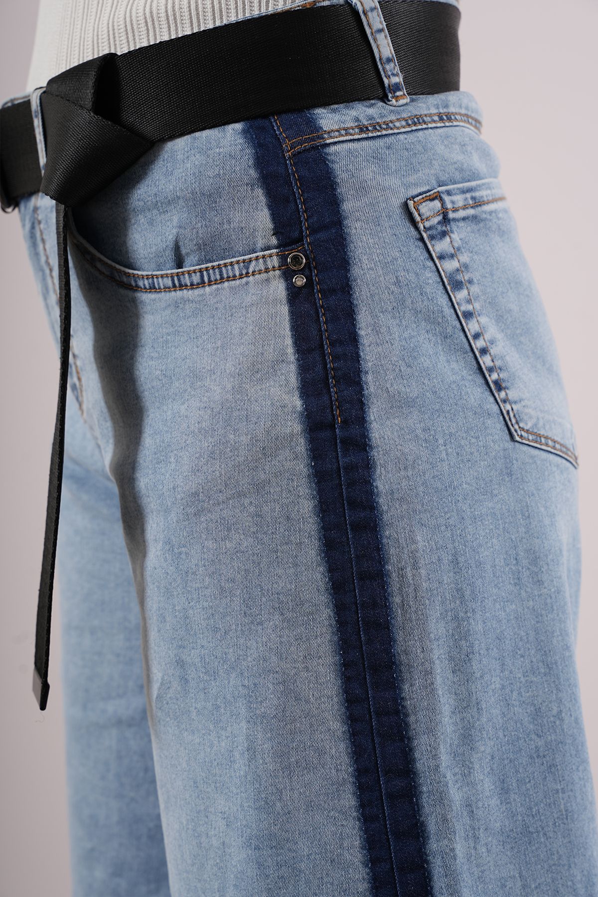 Kadın Yan Peç Detaylı Kapri Jean  10522