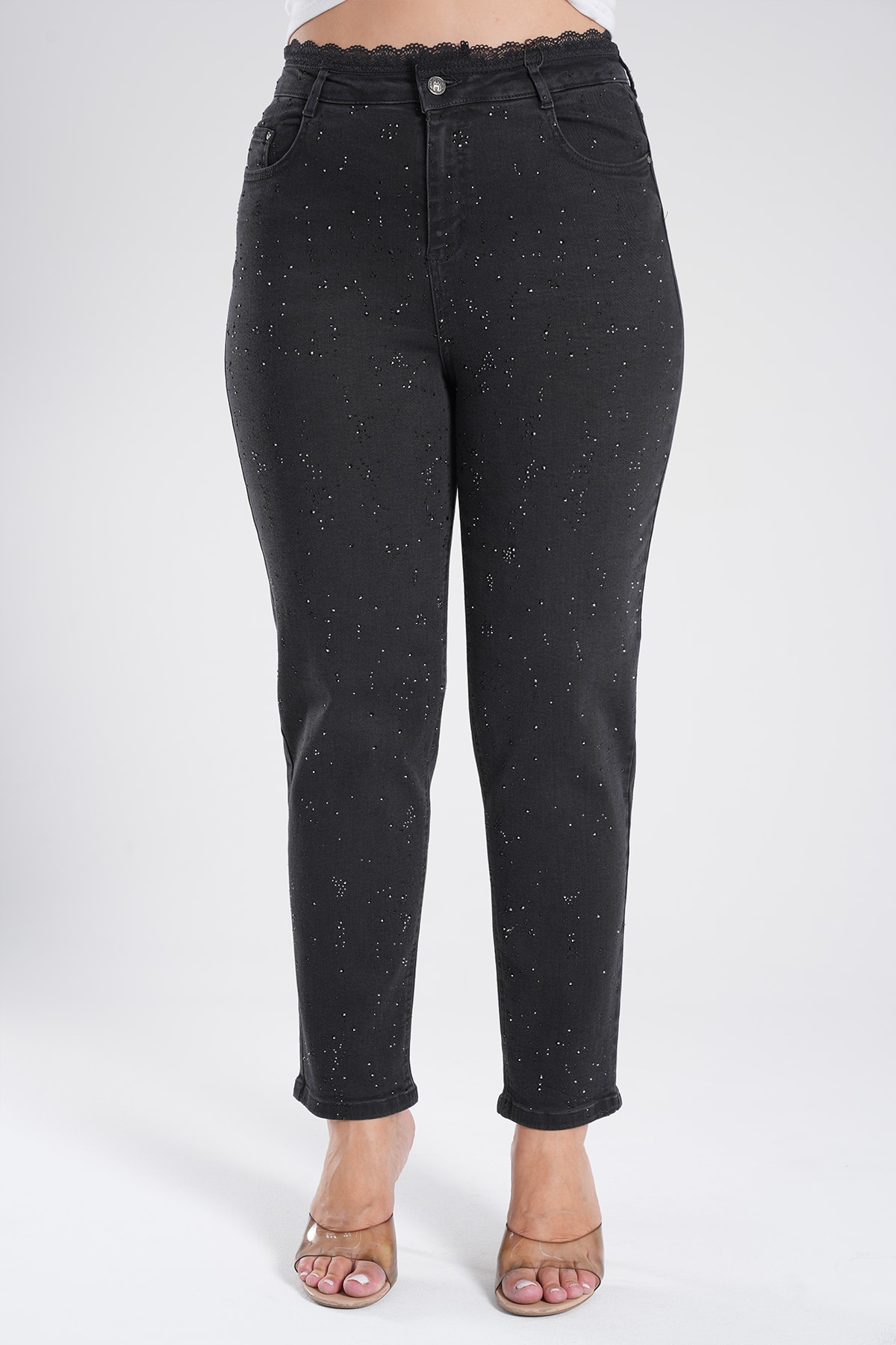 Kadın Bel Dantelli Serpme Taş Detaylı Mom Jean Pantolon 10596