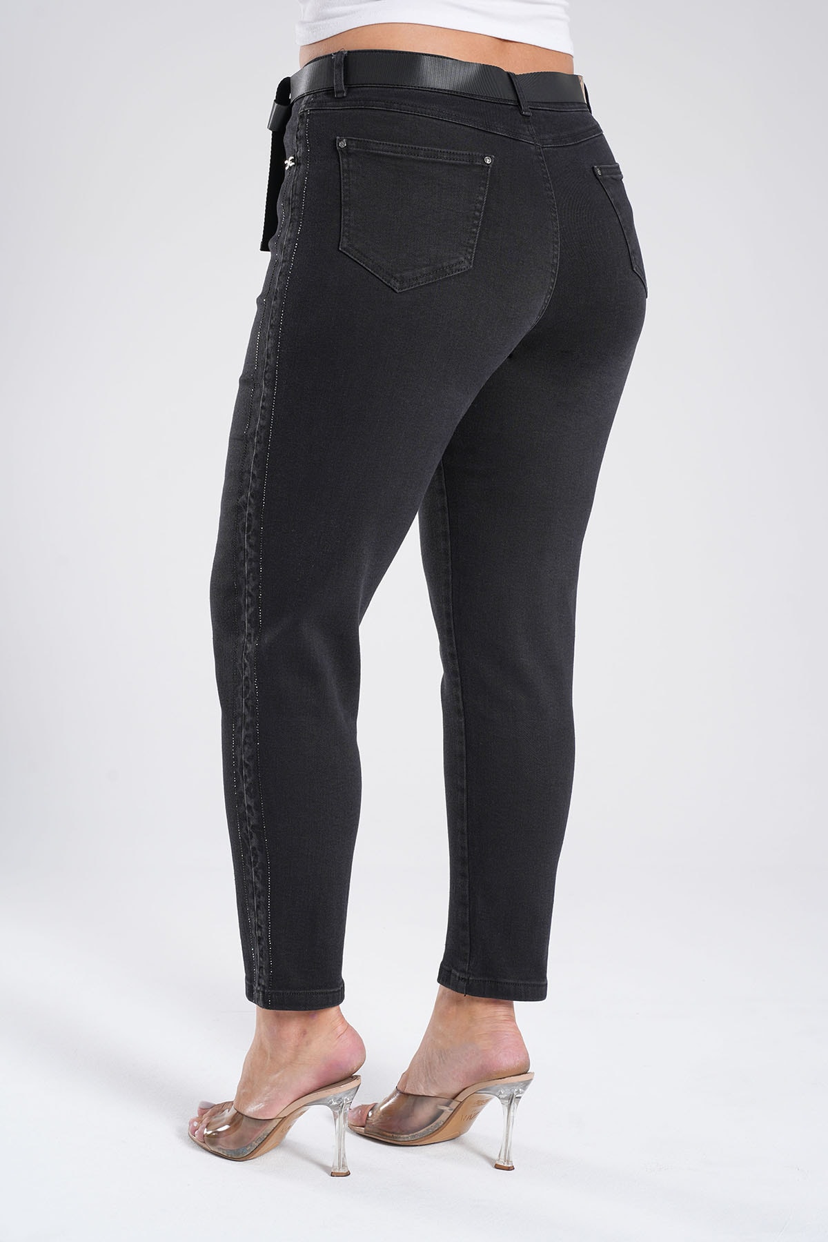 Kadın Yan Kup Leopar Taş Detaylı Jean Mom Pantolon 10599