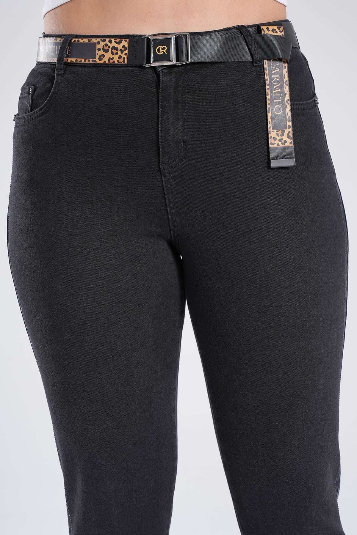 Kadın Yan Kup Leopar Taş Detaylı Jean Mom Pantolon 10599