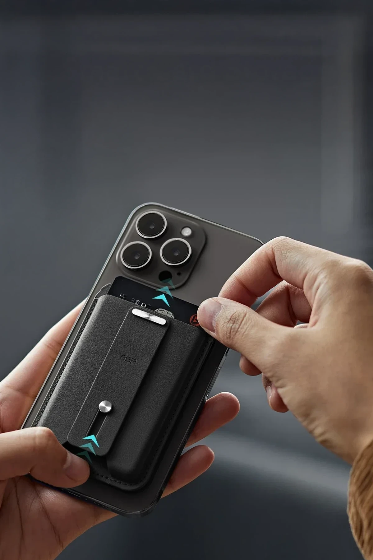 ESR HaloLock Geo Apple Find My Destekli Stant Özellikli Magsafe Kartlık 