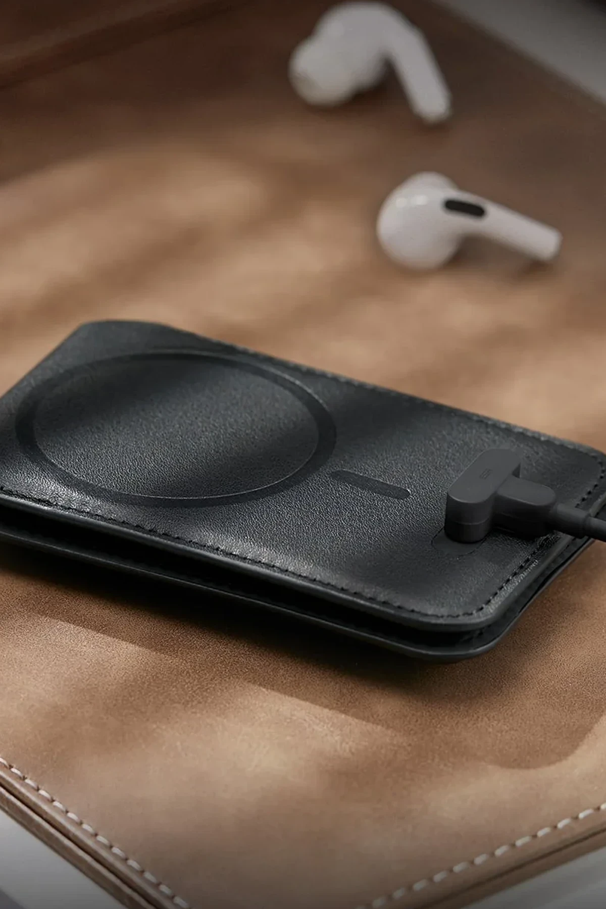 ESR HaloLock Geo Apple Find My Destekli Stant Özellikli Magsafe Kartlık 