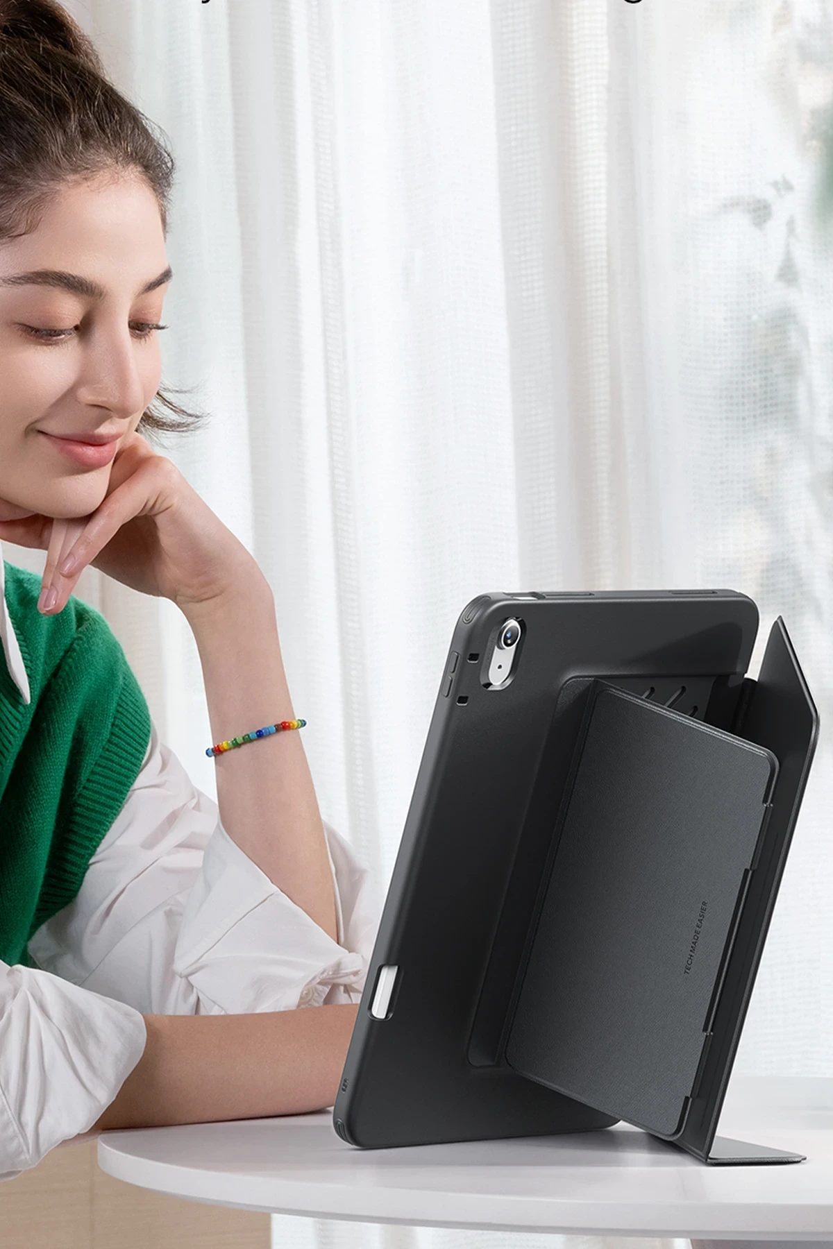 ESR Flip Hybrid Kalemlikli Tablet Kılıfı - Siyah