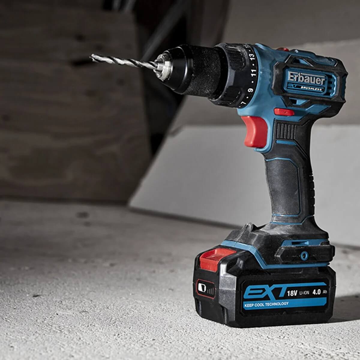 Darbesiz Akülü Vidalama 18V 4A Li-İon