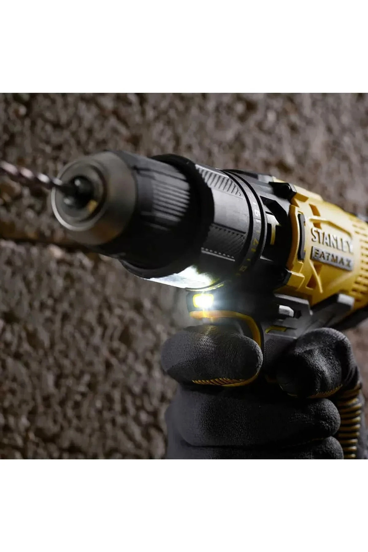 Fatmax 18V 2Ah V20 Çift Akü Darbeli Matkap + 100 Parça Uç Seti Hediyeli