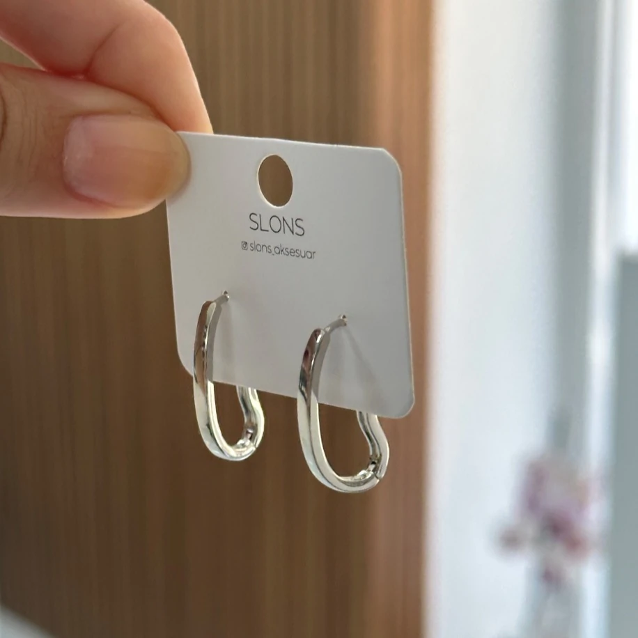 Asimetrik Oval Küpe