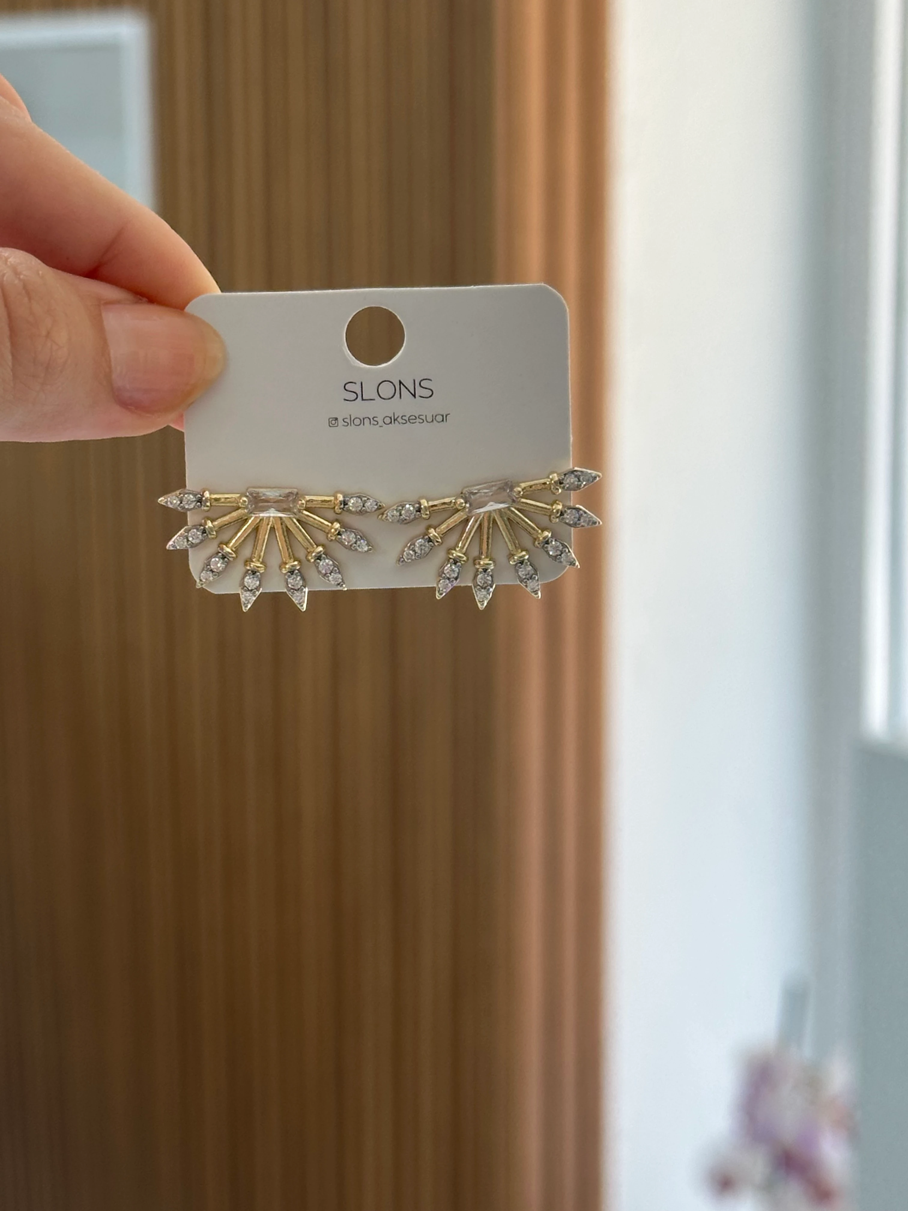 Yarım Daire Taşlı  Küpe