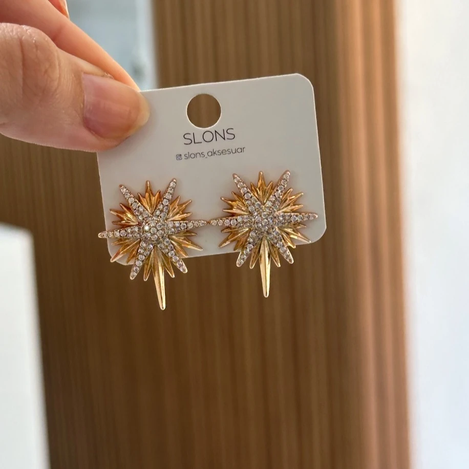 Yıldız Işıltı Küpe