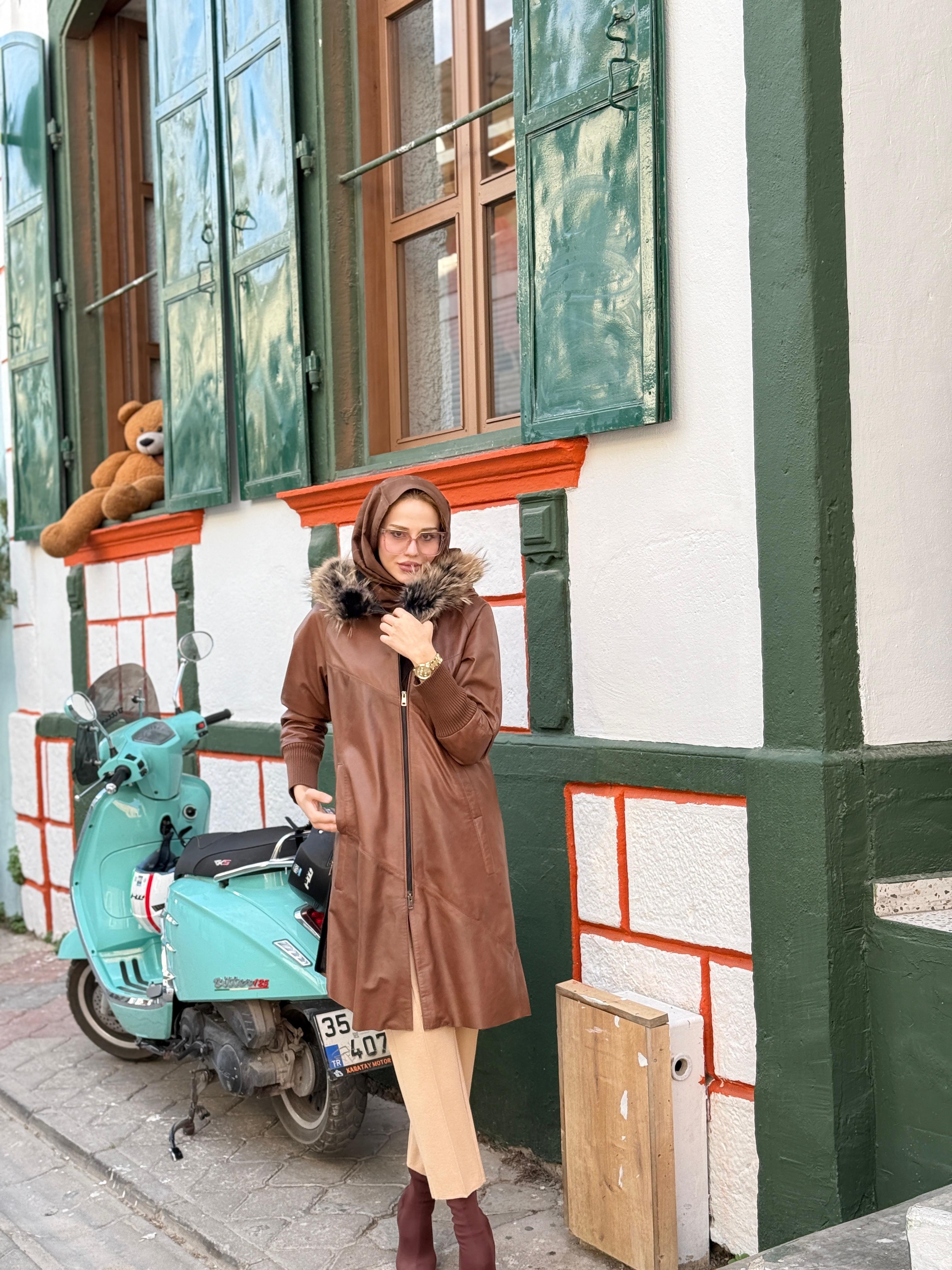 BARUT DERİ KAPÜŞONLU KABAN