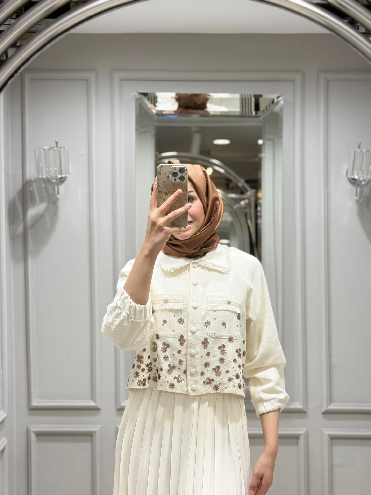 YEŞİM ÖZCAN ETEK TAKIM