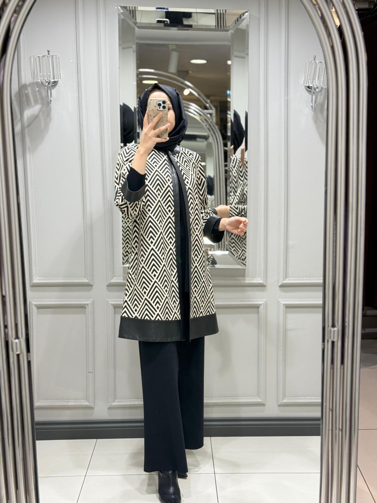 BARUT DERİ GEOMETRİK DESENLİ CEKET - KREM