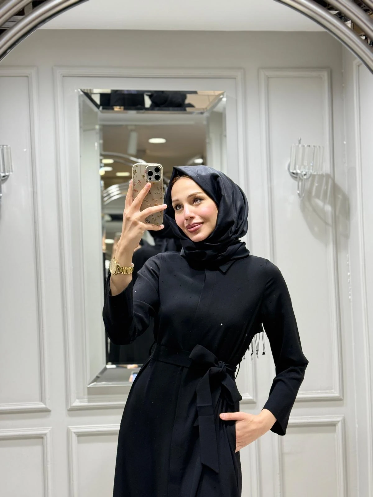 YEŞİM ÖZCAN TAŞLI ELBİSE