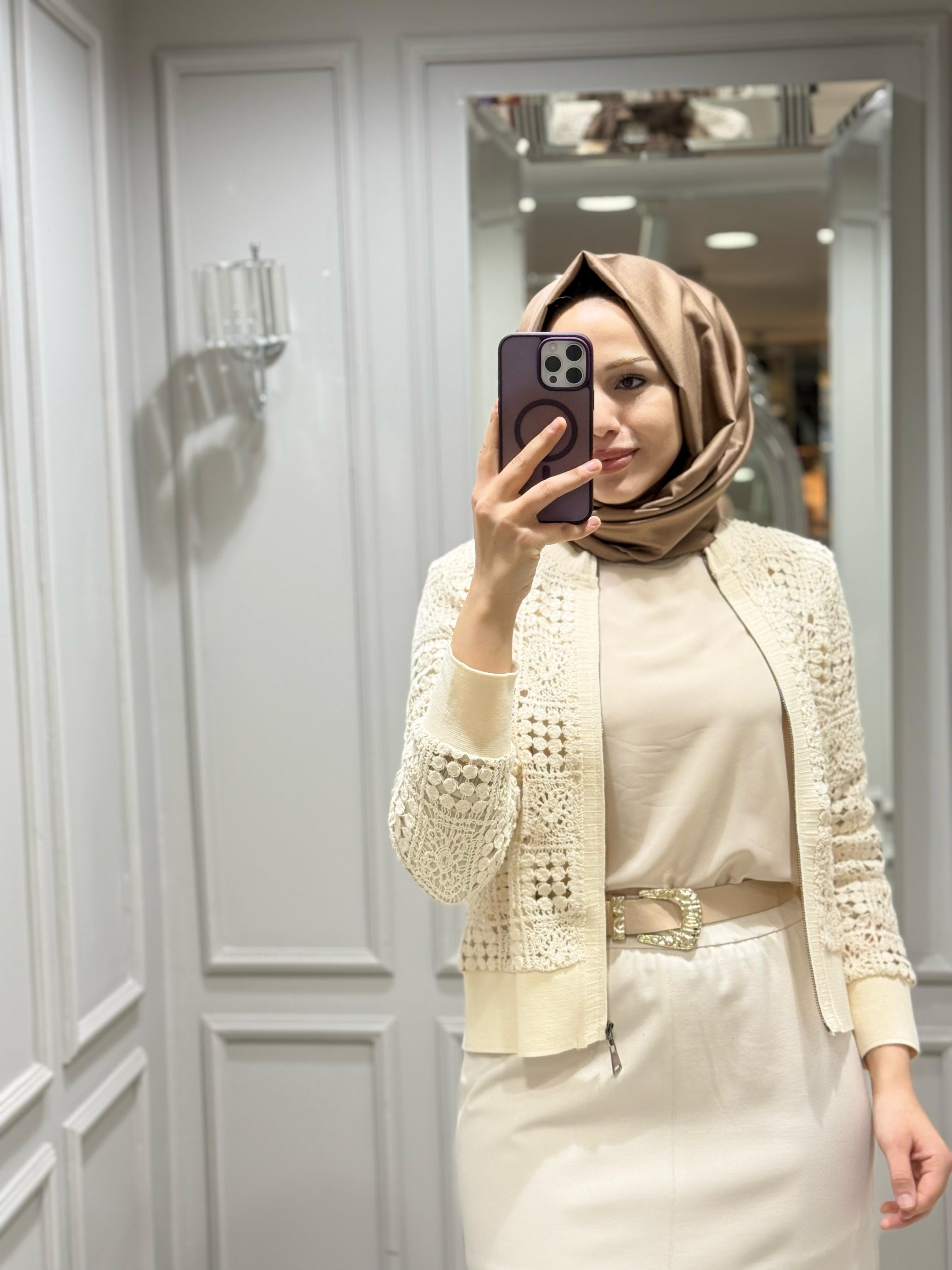 ON FASHION HIRKA