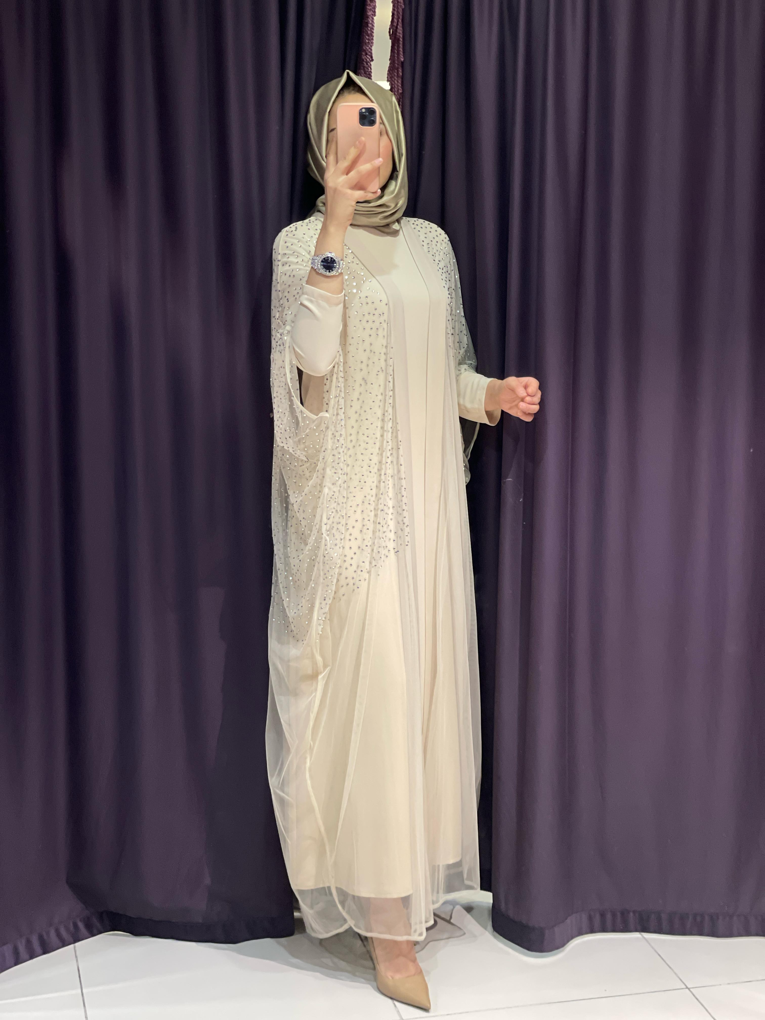 WHITE CORNER ABAYA