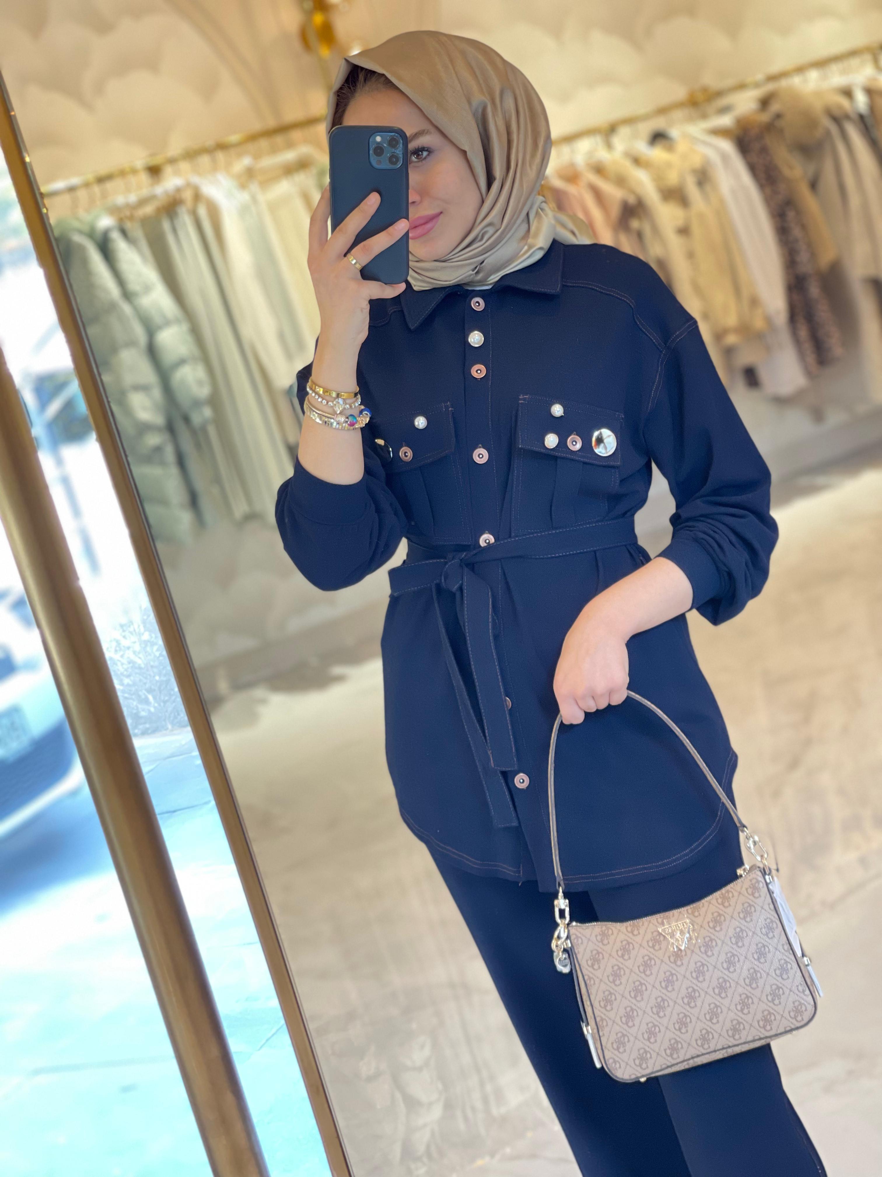 YEŞİM ÖZCAN TUNİK