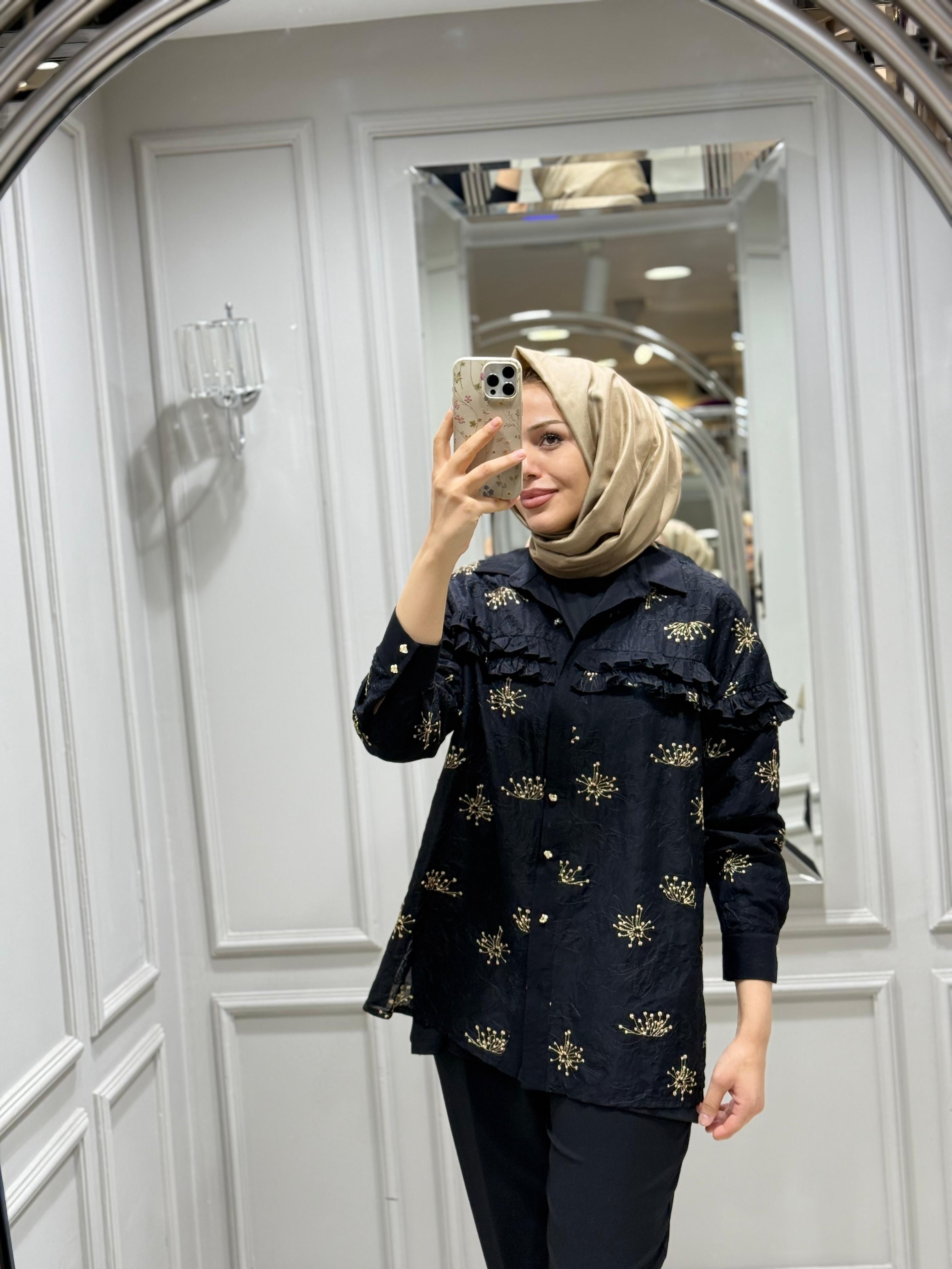 GHISA TUNIK