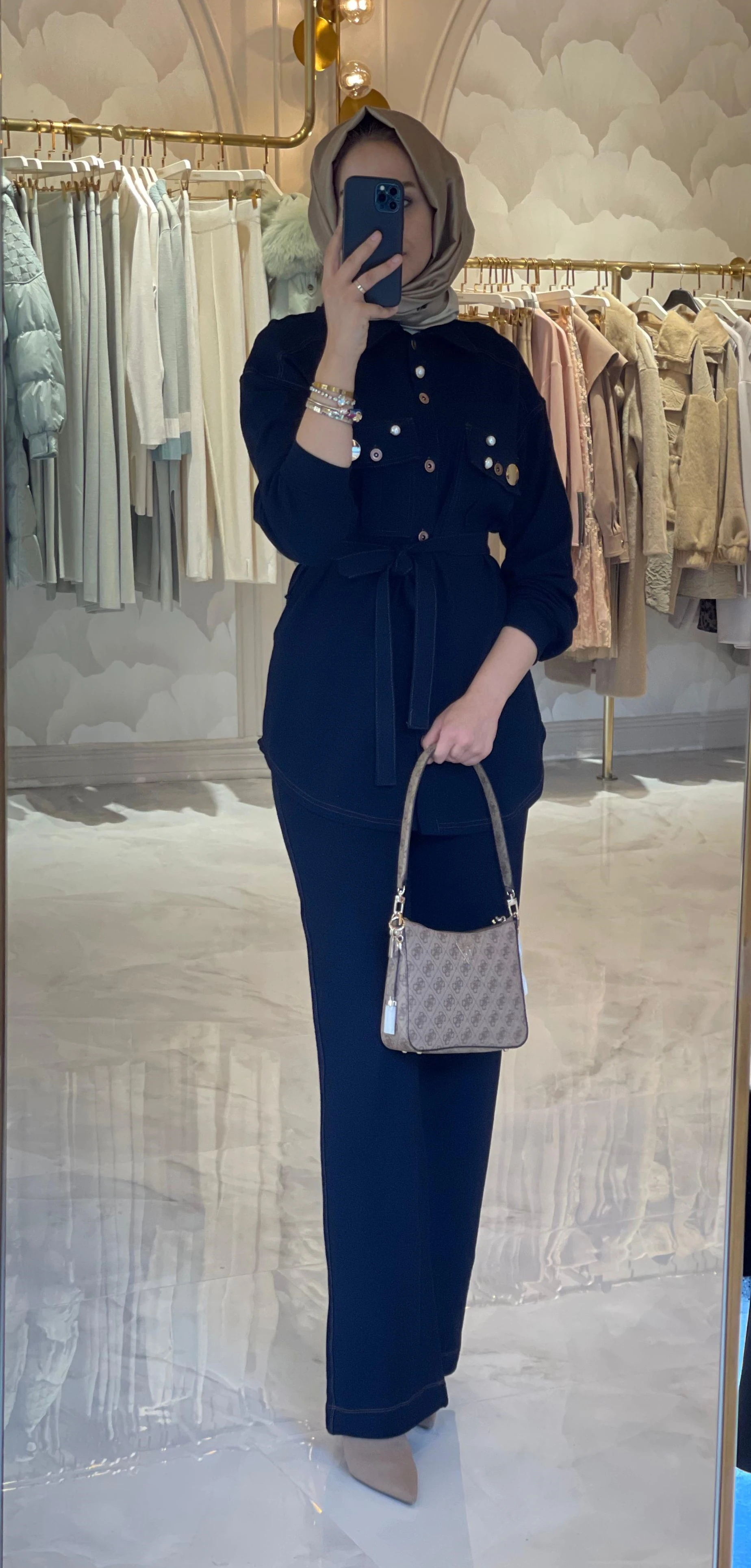 YEŞİM ÖZCAN TUNİK