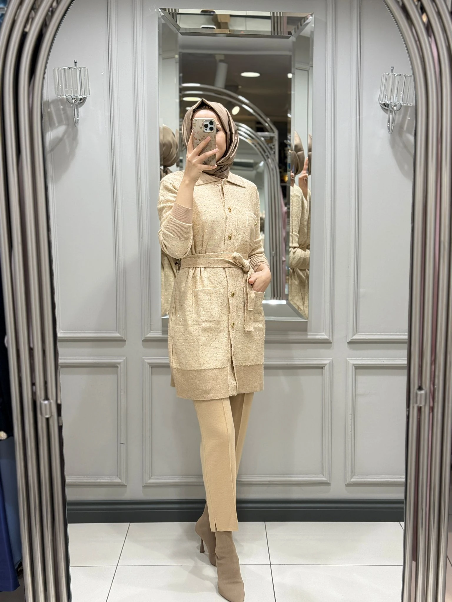 YEŞİM ÖZCAN HIRKA - BEJ