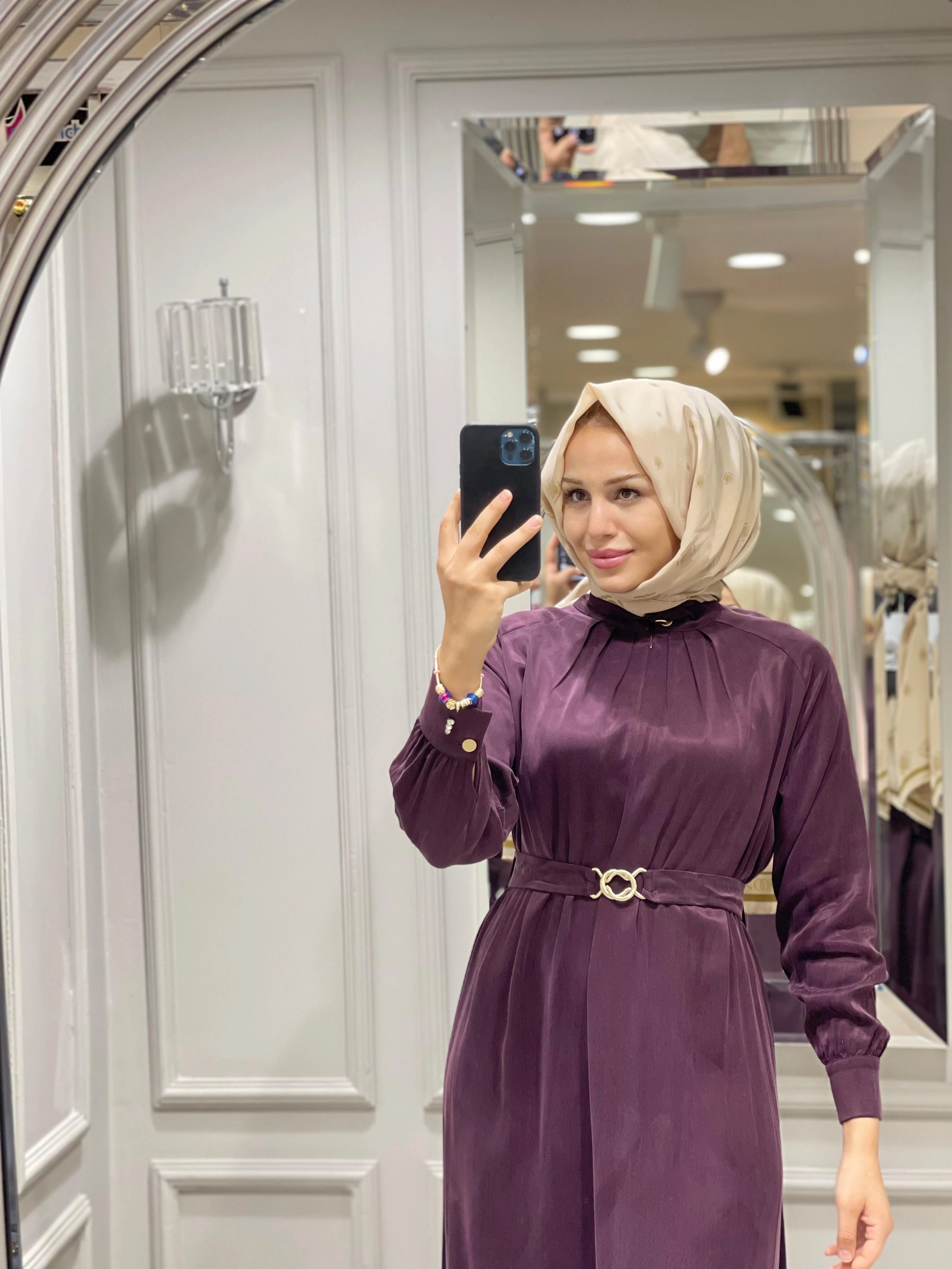 DALİDA DİK YAKA SATEN ELBİSE