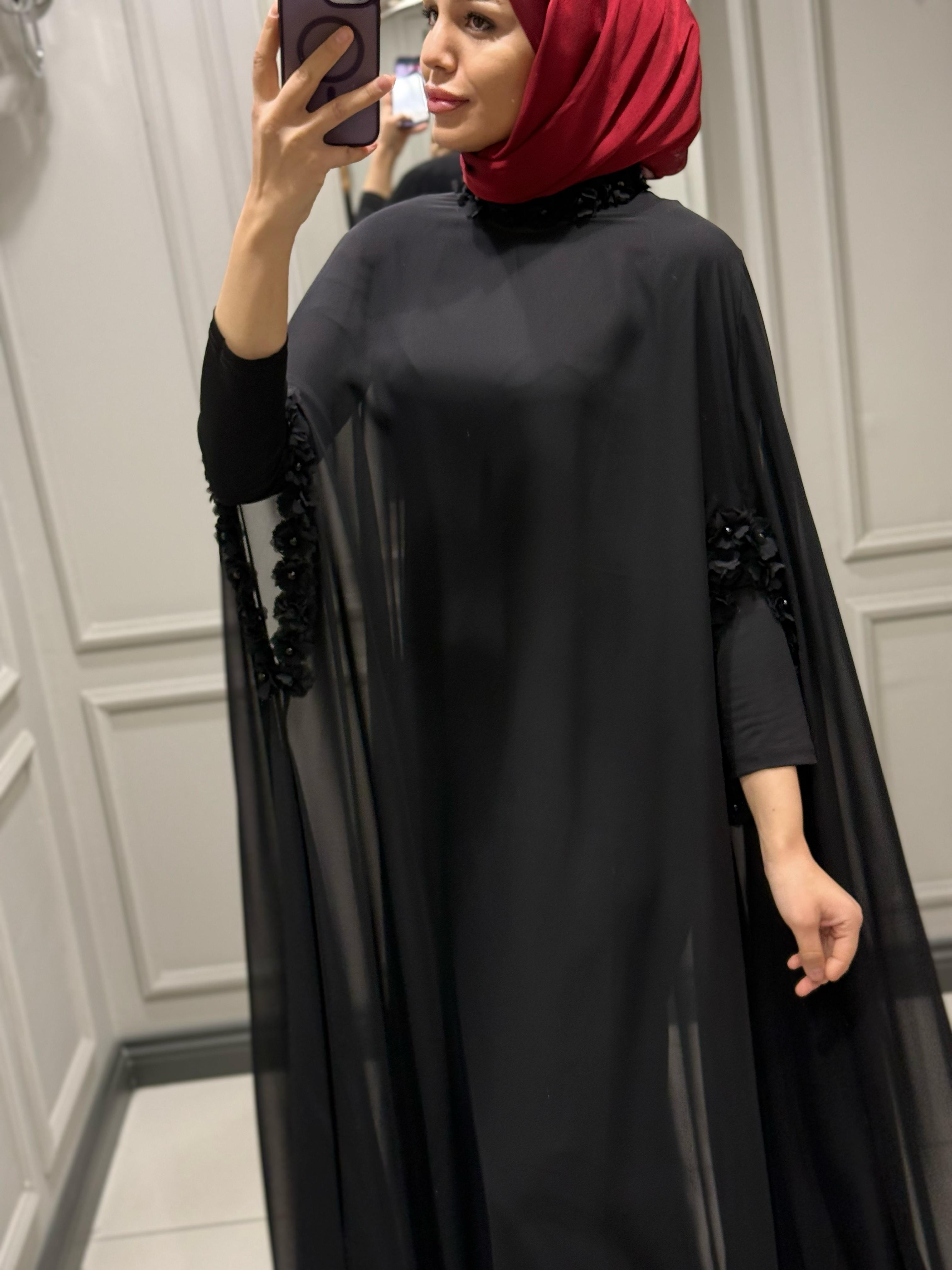WHITE CORNER ABAYA