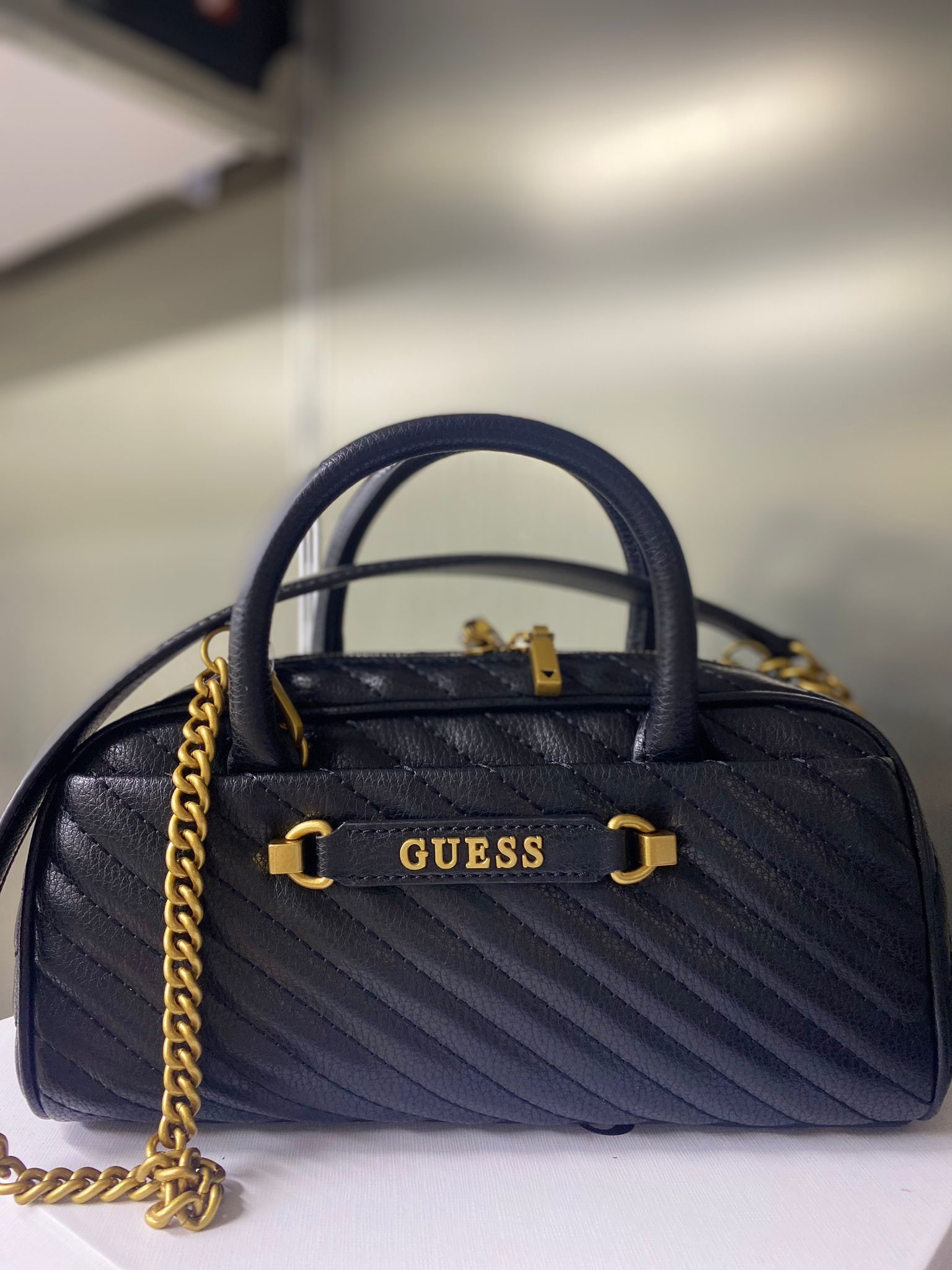 GUESS SELA BOX ÇANTA