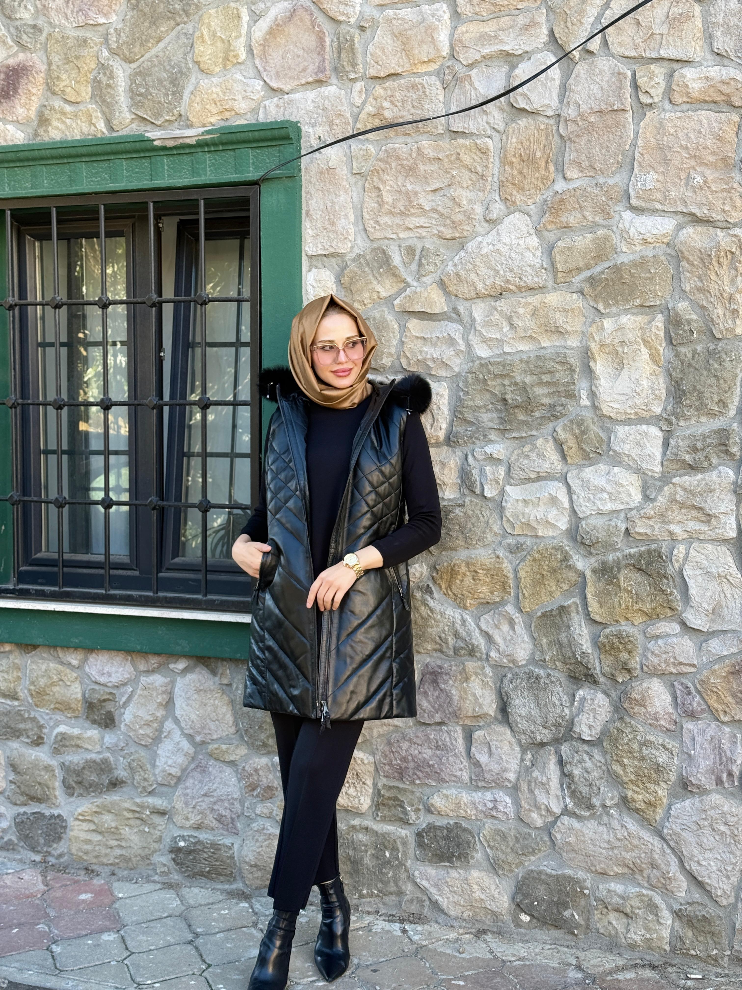 BARUT DERİ ŞİŞME YELEK - SİYAH