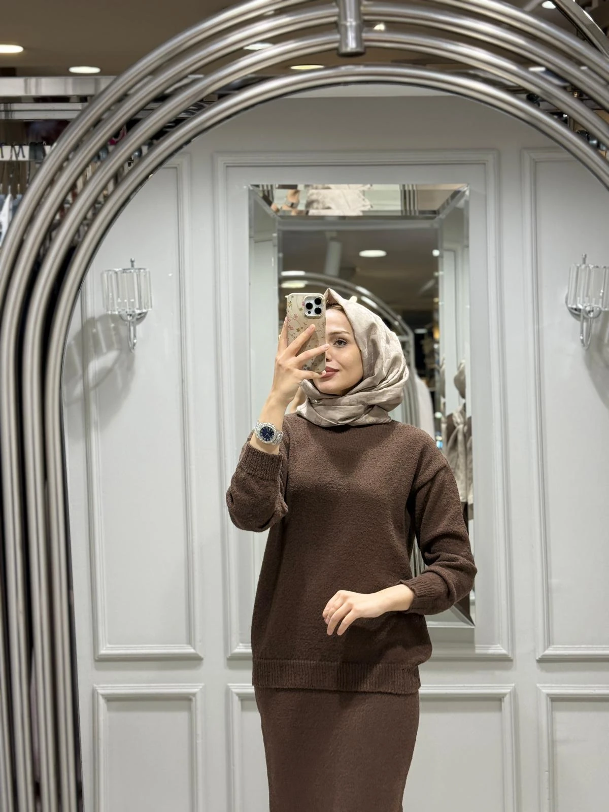 YEŞİM ÖZCAN ETEKLİ TRİKO TAKIM