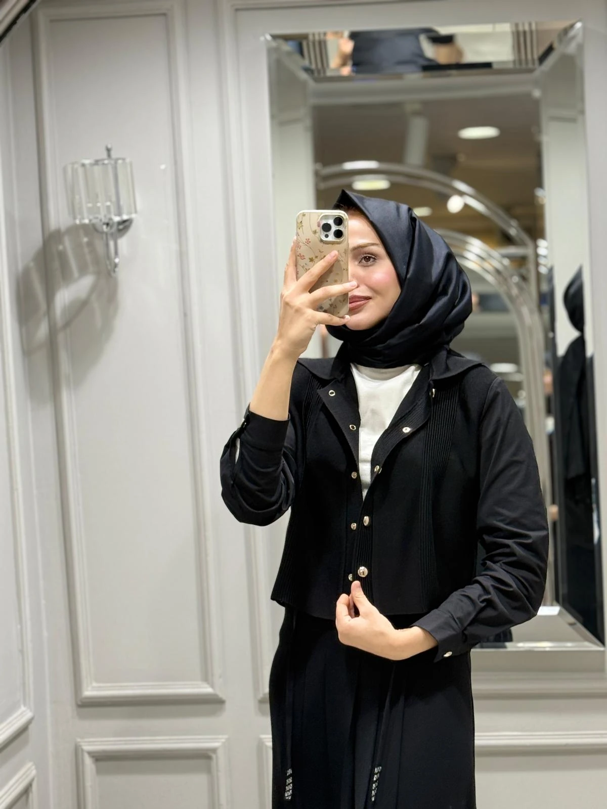 EXQUISE CORINNE GÖMLEK