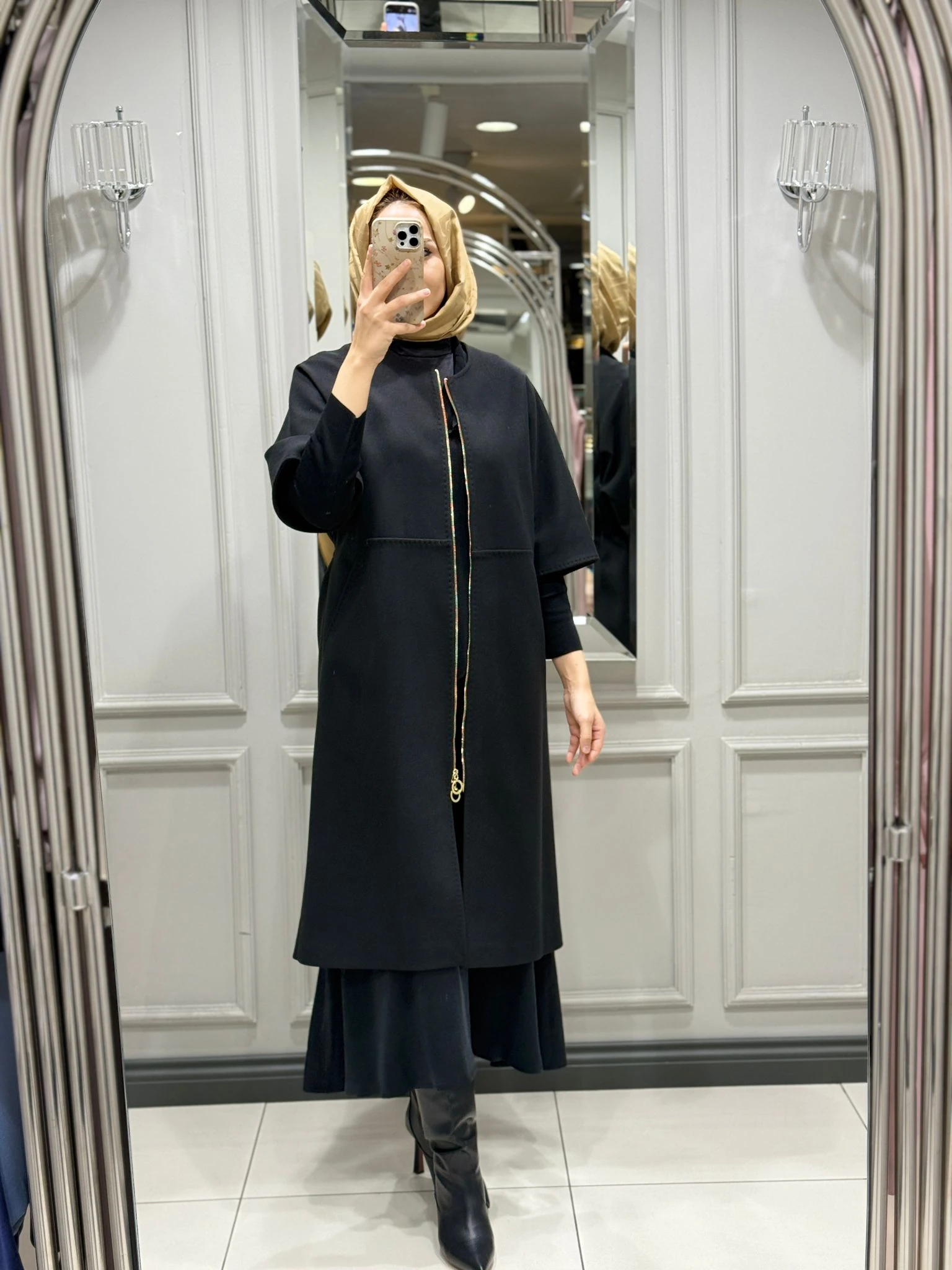 YEŞİM ÖZCAN FERMUARLI KAP - SİYAH