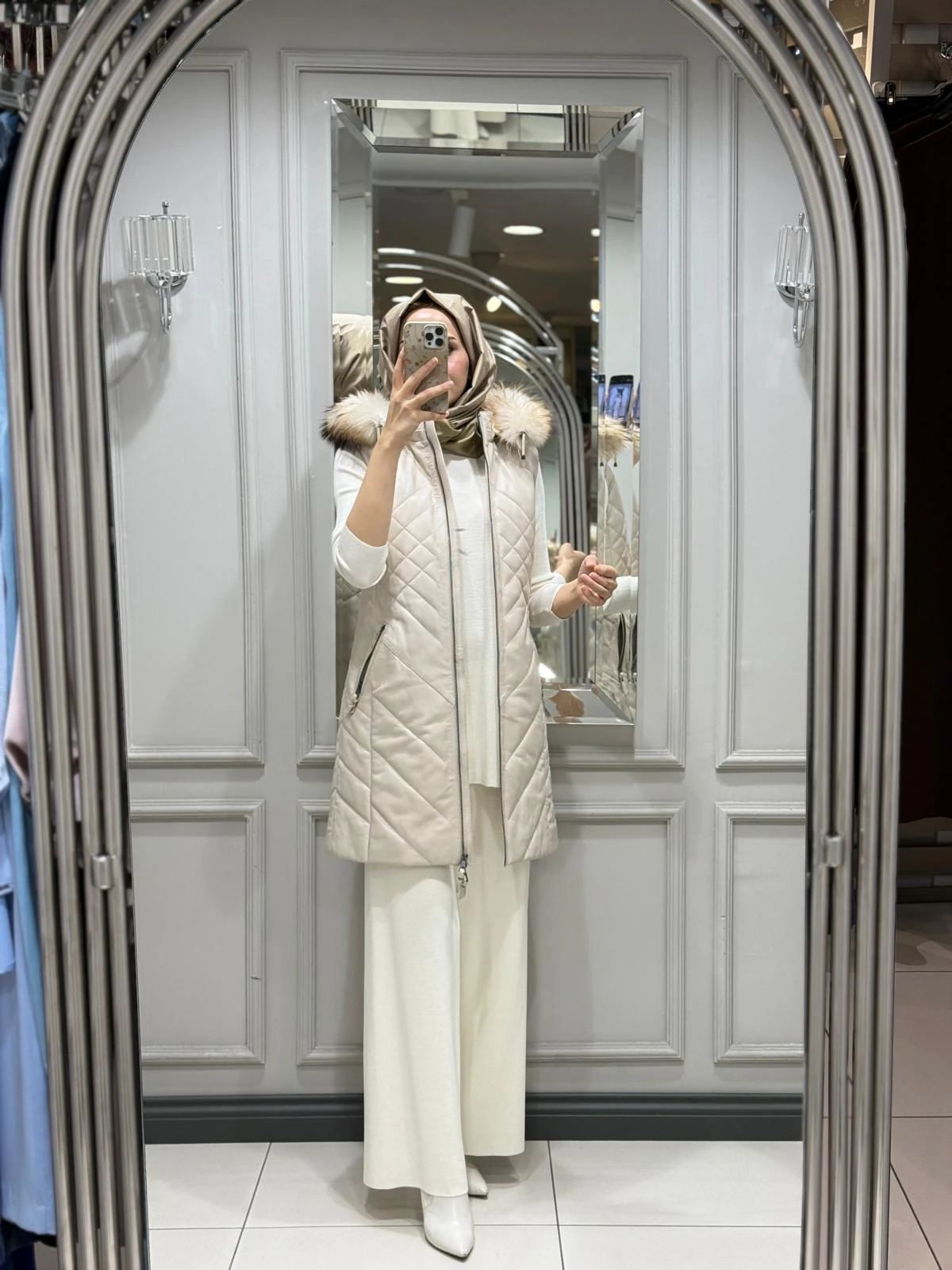 BARUT DERİ ŞİŞME YELEK - BEJ