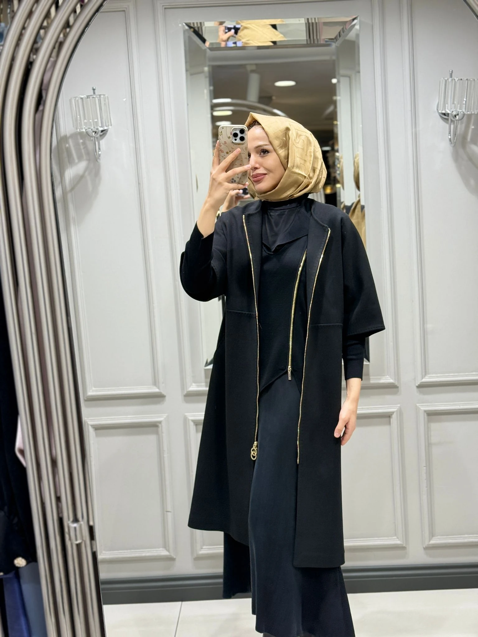 YEŞİM ÖZCAN FERMUARLI KAP