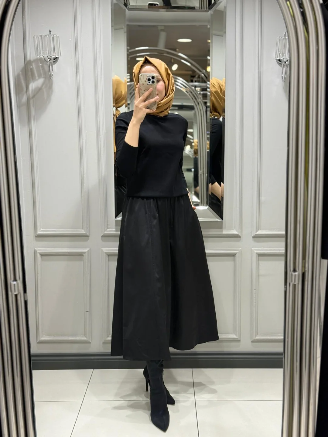 VENÖVE UMA ETEK - SİYAH