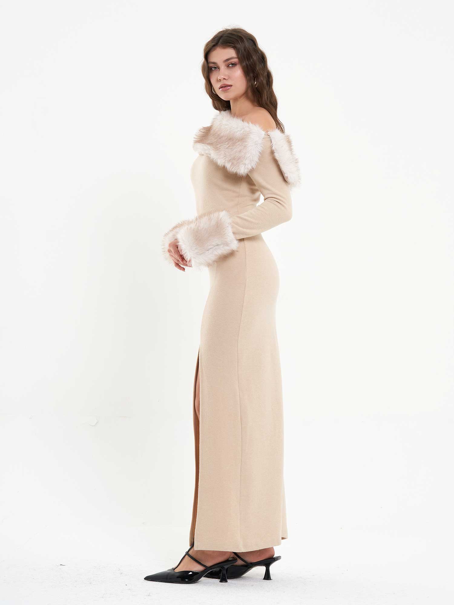111620 Kürk Detaylı Uzun Elbise