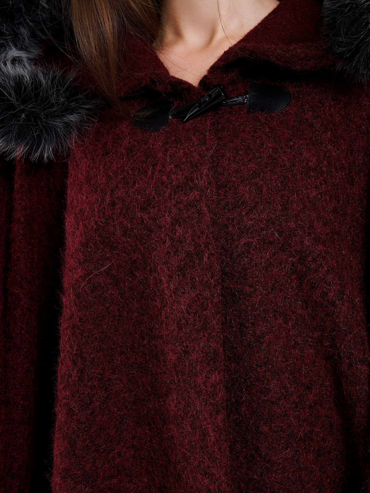 210022 Şapkası Kürklü Parçalı Panço