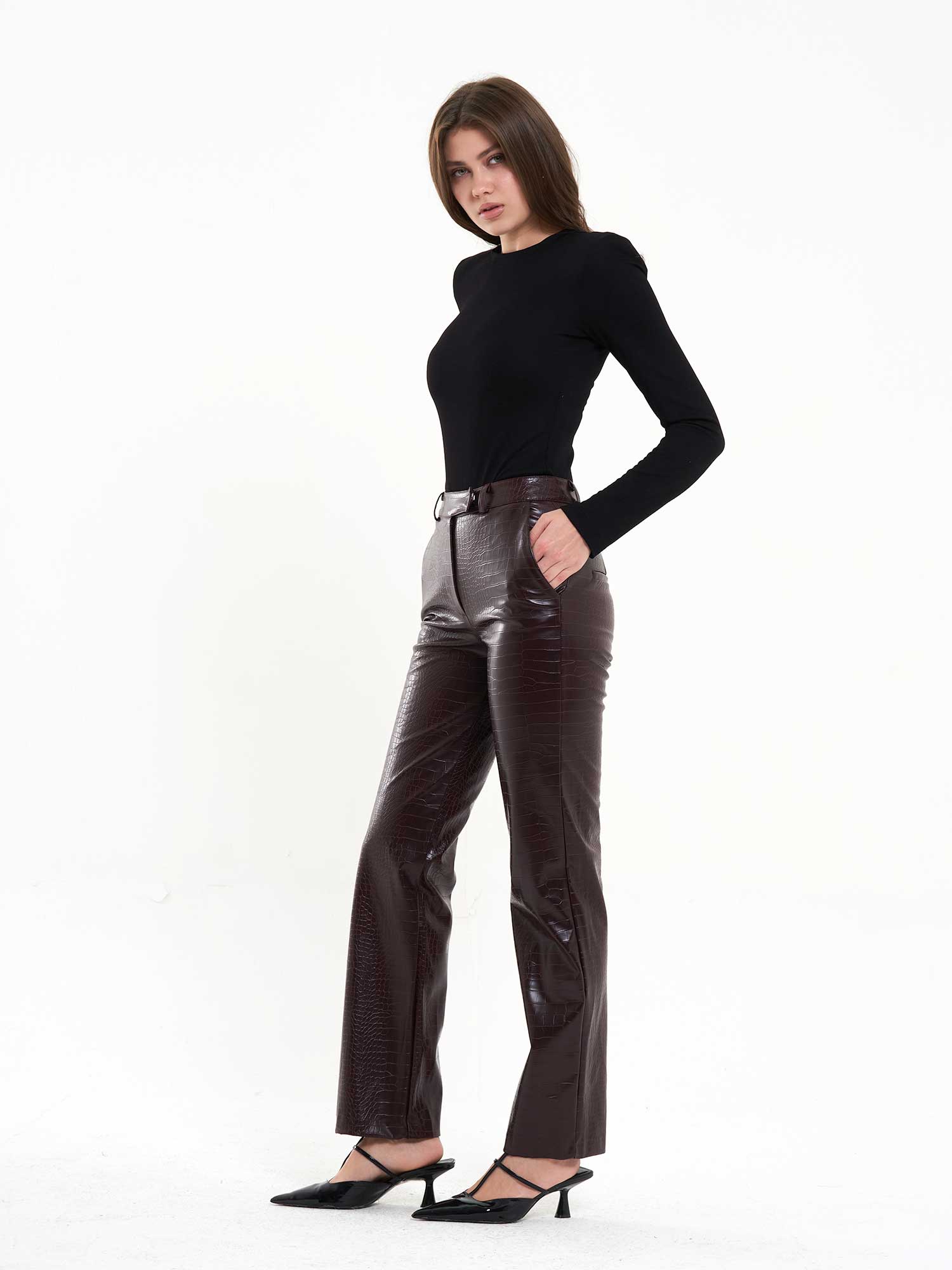 031575 Boru Paça Krokodil Baskılı Pantolon