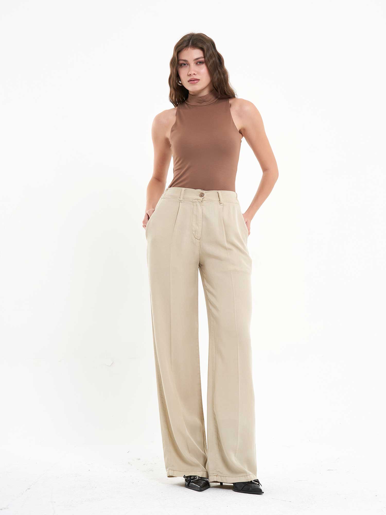 071784 Boğazlı Kolsuz Bodysuit - Vizon