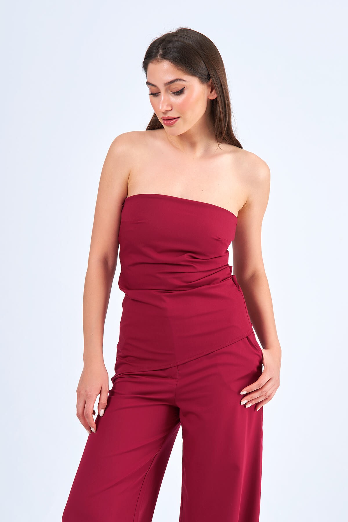 060281 ASİMETRİK KESİM STRAPLEZ BLUZ